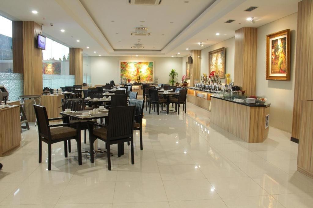 Atrium Premiere Cilacap Eksteriør bilde