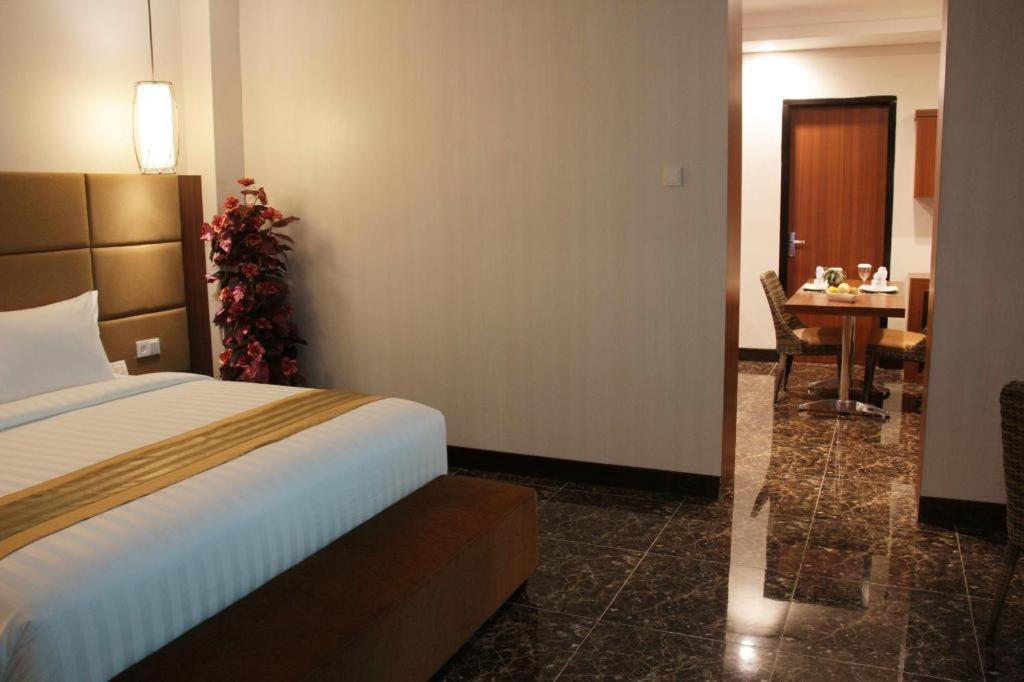 Atrium Premiere Cilacap Eksteriør bilde