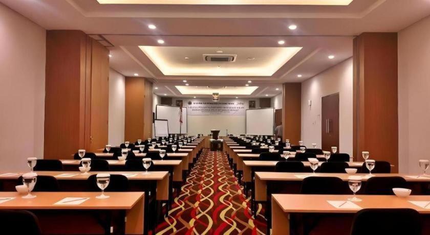 Atrium Premiere Cilacap Eksteriør bilde